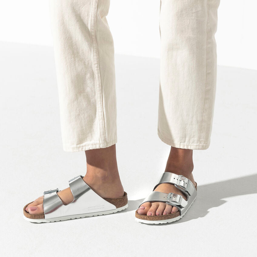 Women's Arizona Soft Footbed Leather Metallic Silver Medium/Narrow