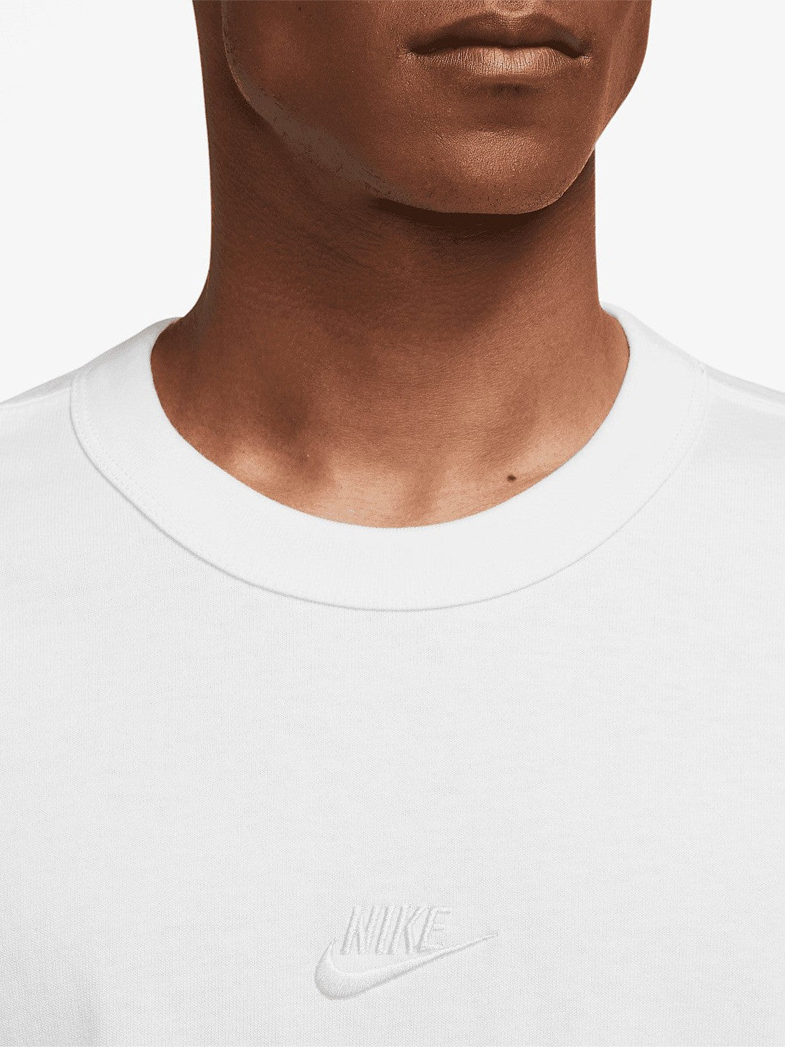 Sportswear Premium Essentials Tee
