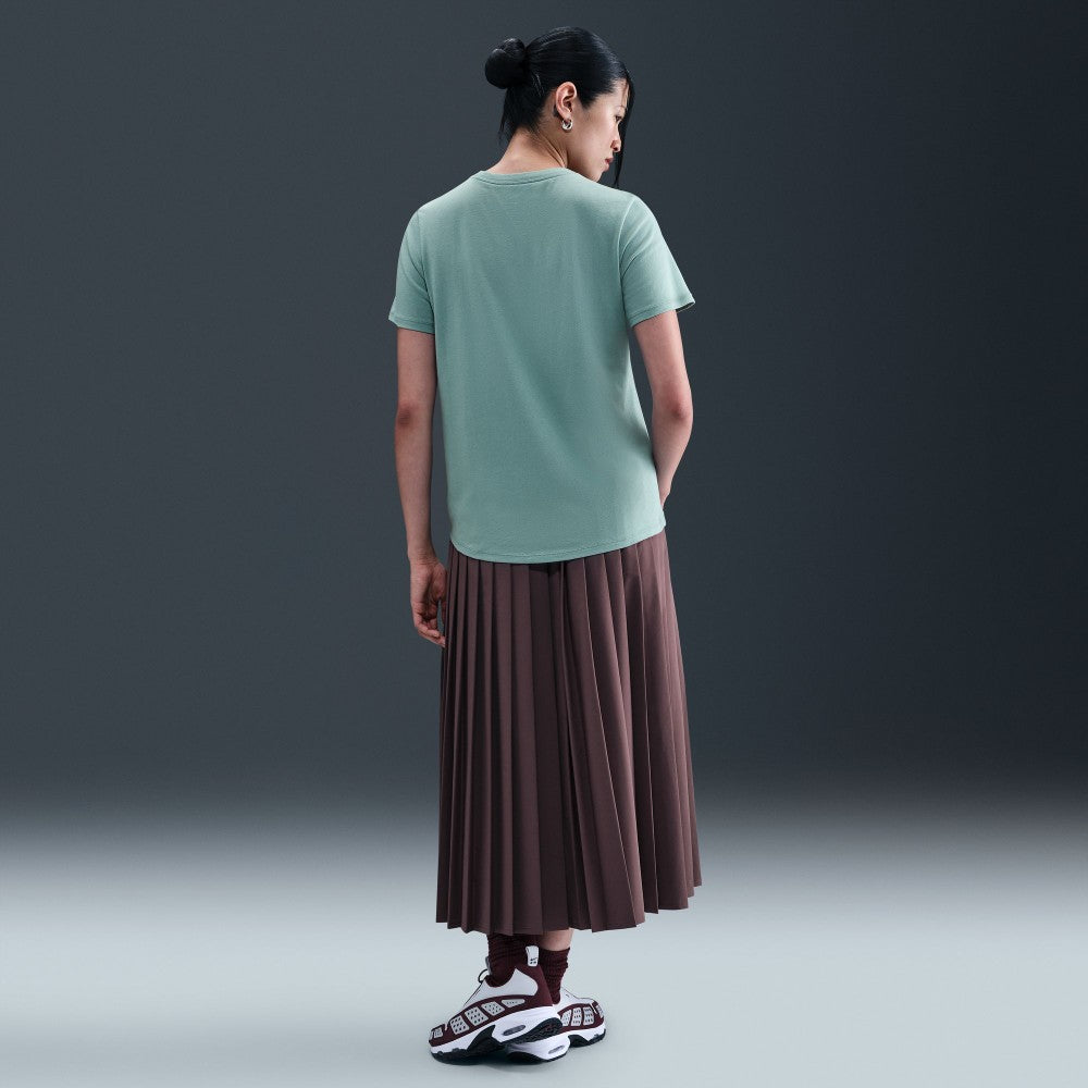 Sportswear Essentials Logo T-Shirt