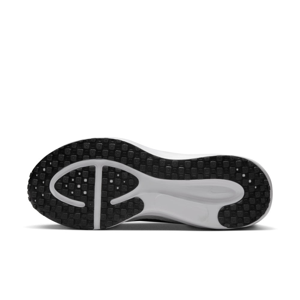 Revolution 8 Road Running Shoes