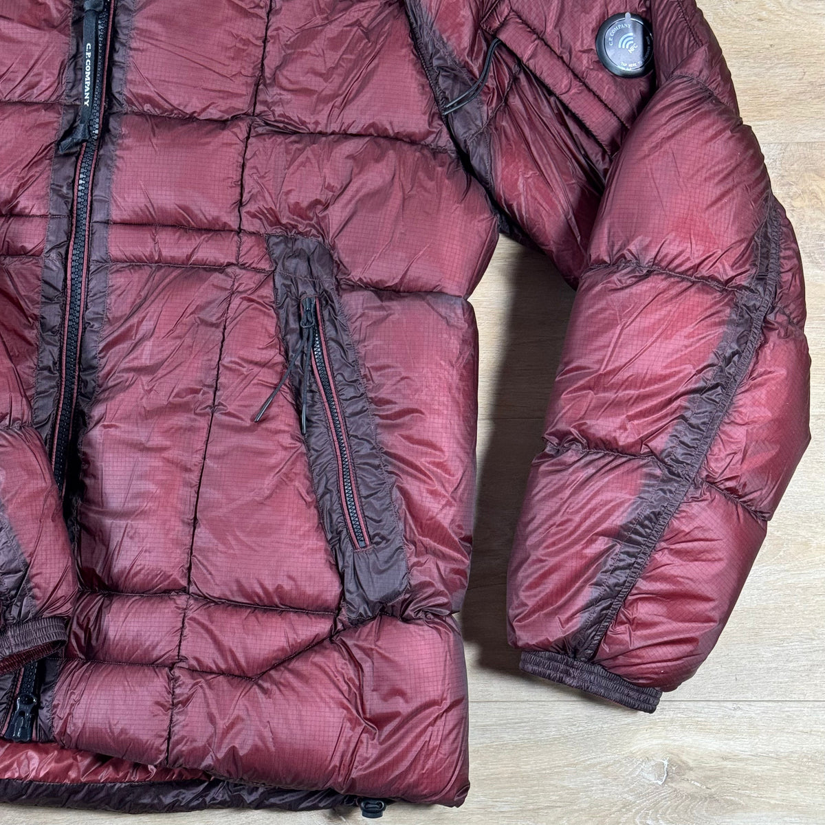 C.P. Company D.D. Shell Lens Puffer Jacket in Andorra - Red