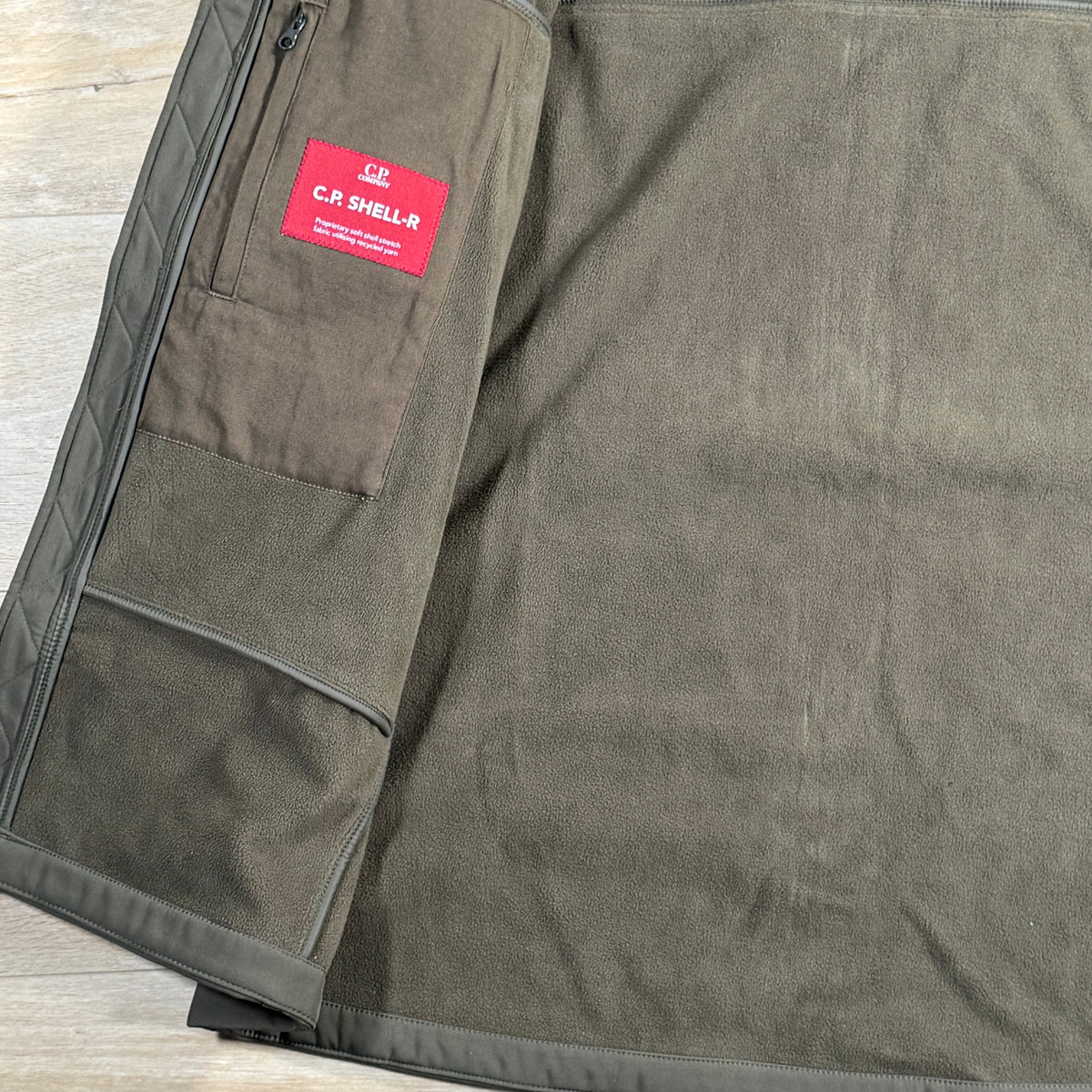 C.P. Company Shell-R Goggle Jacket in Ivy Green