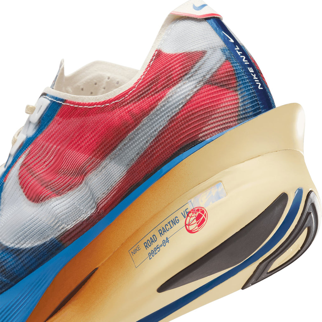 Men's Vaporfly 4 Running Shoes Multi-Colour / Mountain Blue / Fire Red / Clear