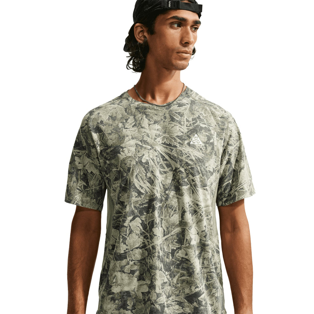 Men's ACG Chamo Camo Solar Chase ADV Running Tee Sequoia / Light Army / Summit White