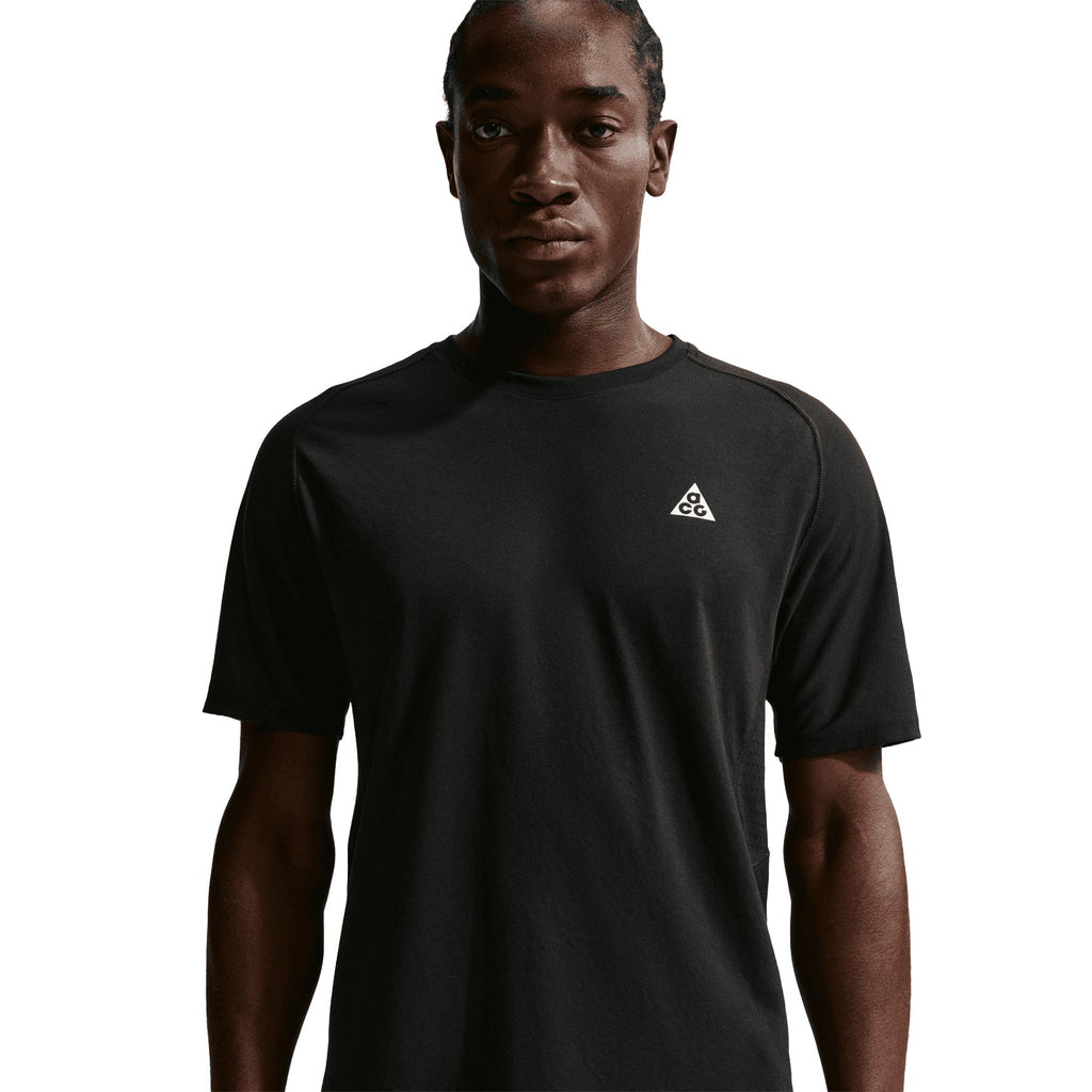 Men's ACG Solar Chase ADV Trail Running Tee Black / Summit White