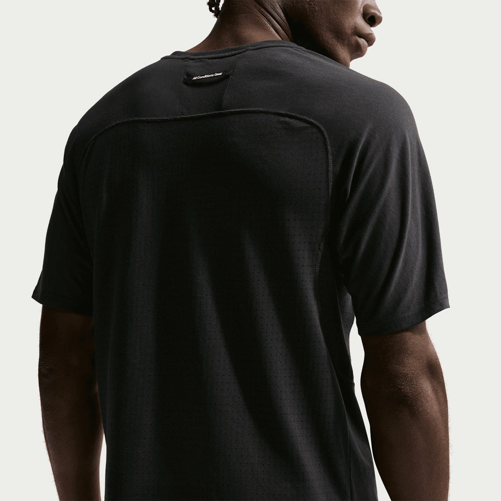 Men's ACG Solar Chase ADV Trail Running Tee Black / Summit White
