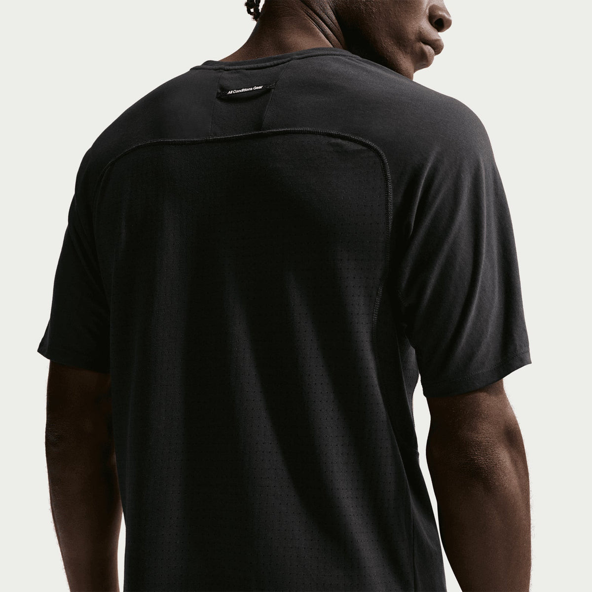 Men's ACG Solar Chase ADV Trail Running Tee Black / Summit White