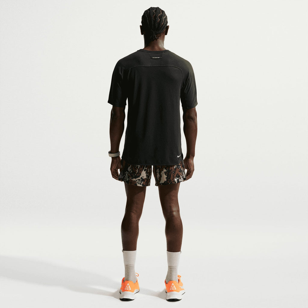 Men's ACG Solar Chase ADV Trail Running Tee Black / Summit White