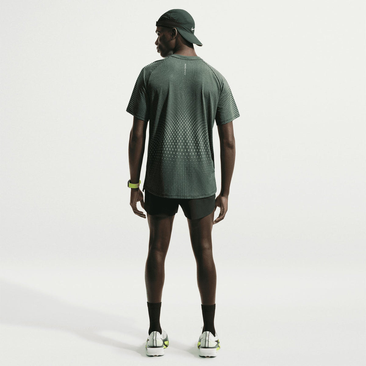 Men's Stride Aero-FIT Running Tee Black / Light Green Spark