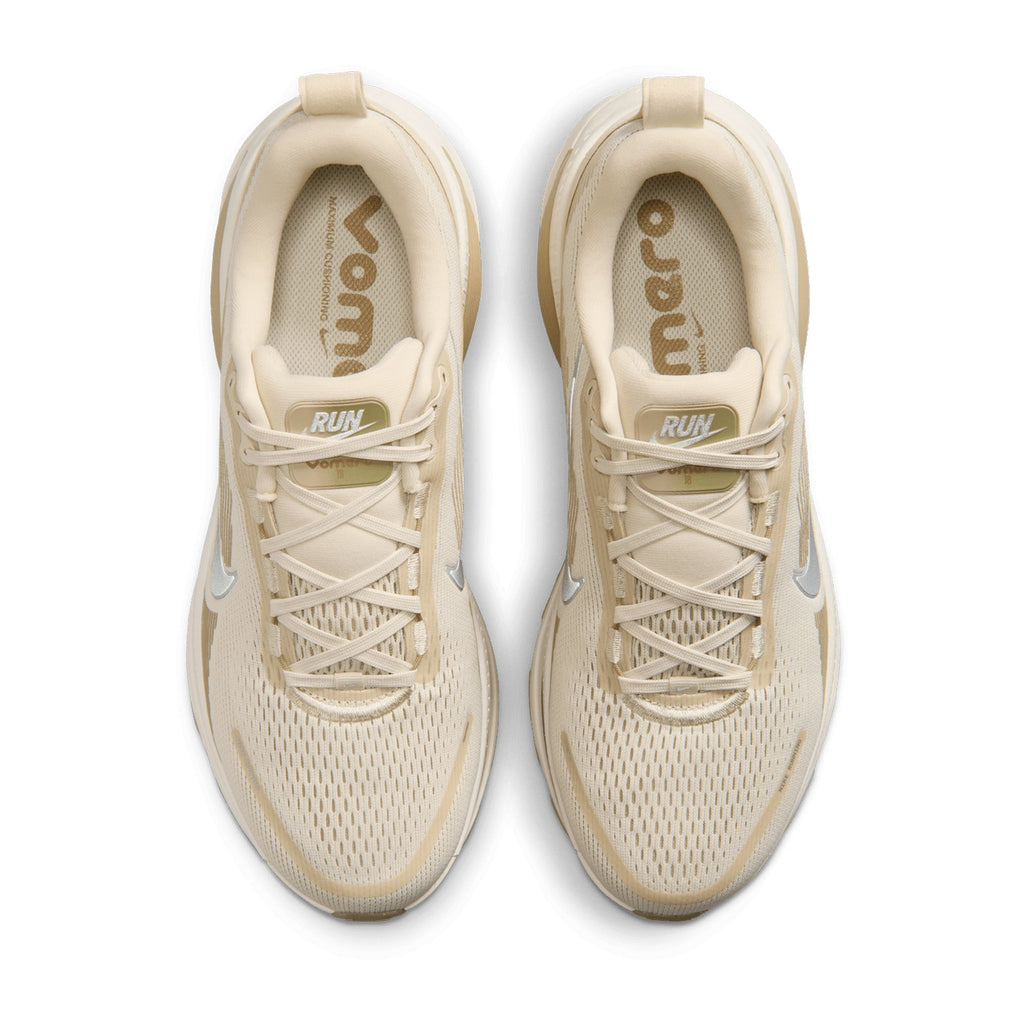Men's Vomero 18 Running Shoes Light Khaki / Desert Khaki / Sail / Metallic Silver