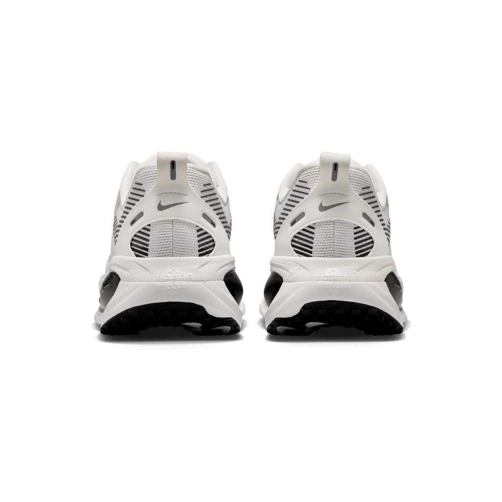 Men's Vomero 18 Running Shoes Summit White / Black / Off White / Metallic Silver