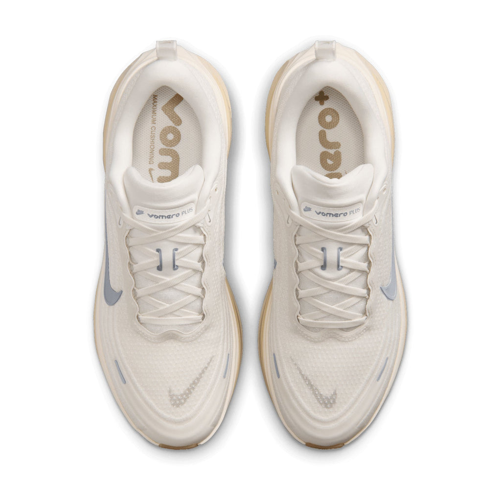 Men's Vomero Plus Running Shoes Sail / Coconut Milk / Light Khaki / Metallic Silver