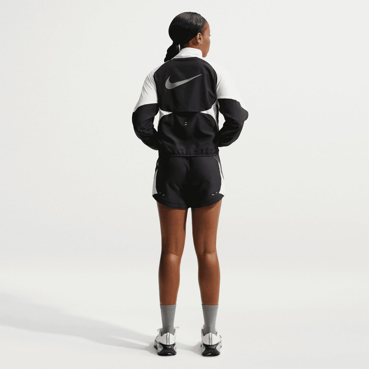 Women's Dri-FIT Tempo Swoosh 1/2 Zip Running Jacket Black / White / Cool Grey