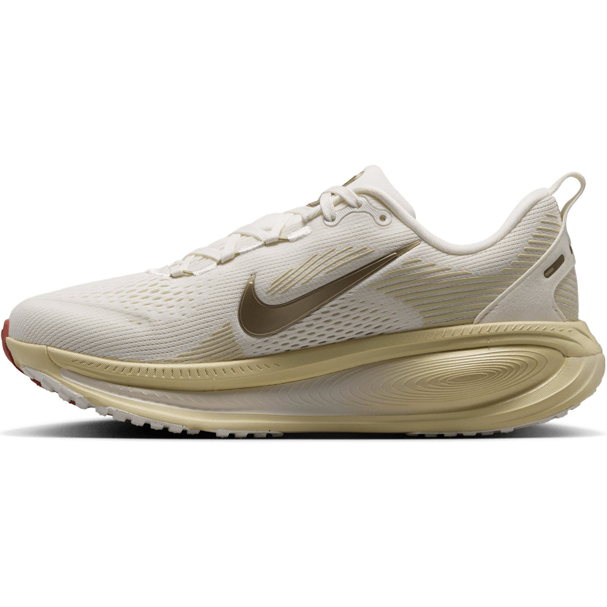 Women's Vomero 18 Running Shoes Sail / Metallic Gold Grain / Light Khaki / Filbert