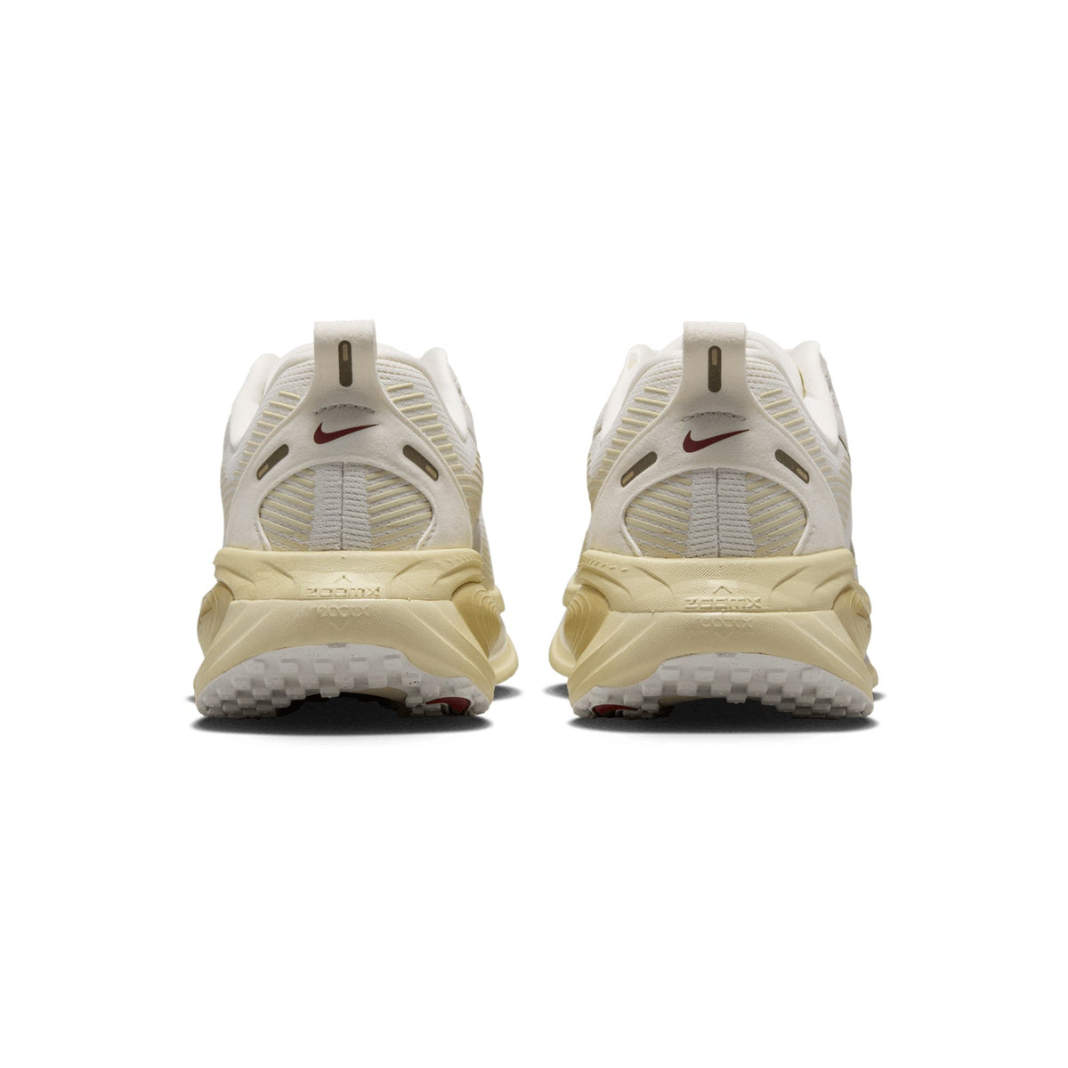 Women's Vomero 18 Running Shoes Sail / Metallic Gold Grain / Light Khaki / Filbert