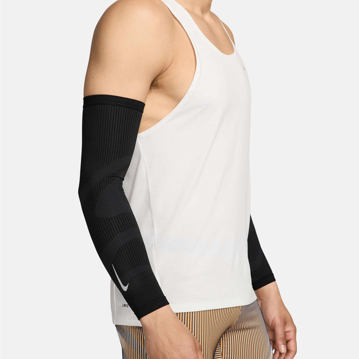 Zoned Knit Arm Sleeves Black / Dark Smoke Grey / Silver