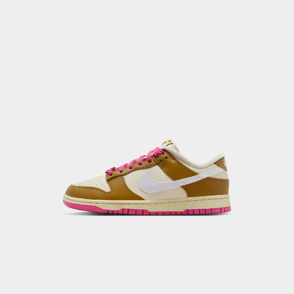 Nike Dunk Low SE (W)